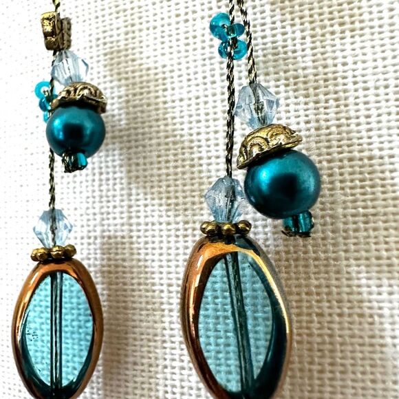 Blue beaded drop earrings - Picture 5 of 8